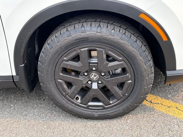 new 2026 Honda CR-V Hybrid car, priced at $40,705