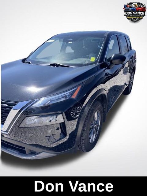 Super Black 2022 Nissan Rogue S FWD SUV / Crossover Front-Wheel Drive Continuously Variable Transmission