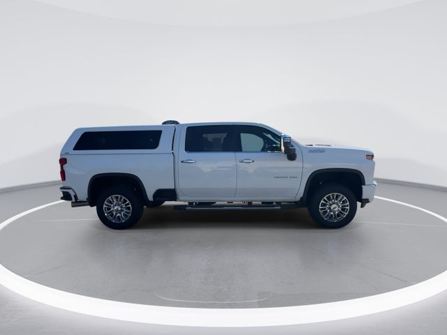 Used 2023 White Chevrolet High Country image 8
