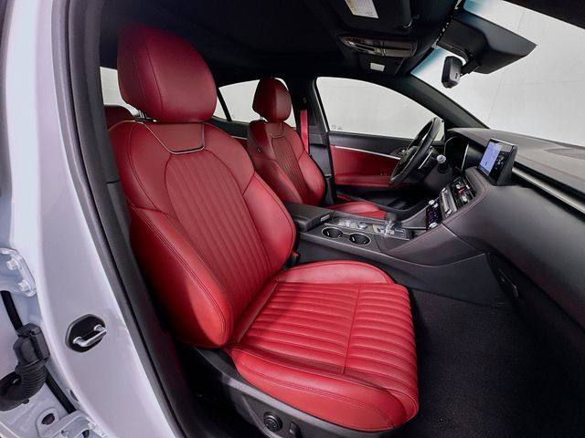 Thumbnail: 2025 Genesis G70 - 29