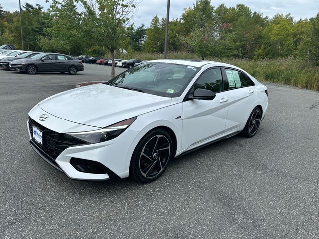 Ceramic White 2022 Hyundai Elantra Sedan Front-Wheel Drive 7-Speed Dual Clutch