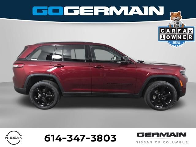 Used 2023 Red Jeep Altitude X image 6