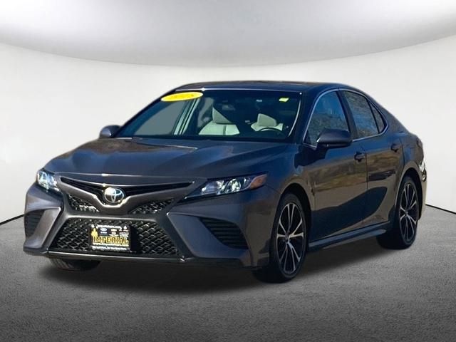 2018 Toyota Camry SE 12