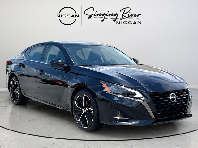 Super Black Clearcoat 2025 Nissan Altima Sedan Front-Wheel Drive Continuously Variable Transmission