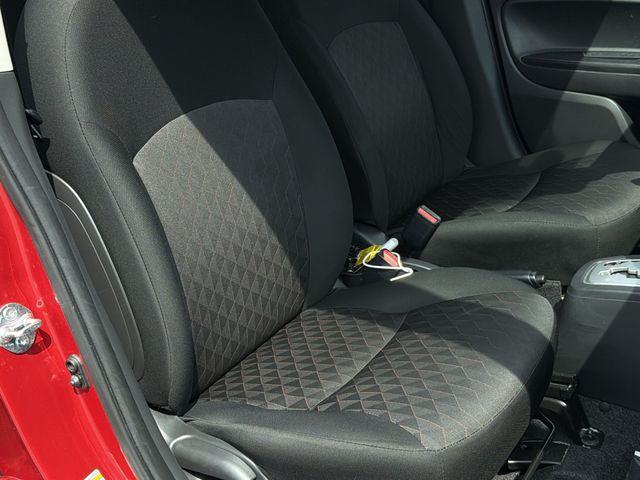 Used 2024  Mitsubishi ES image 32