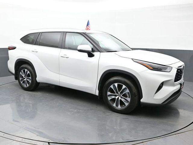 2024 Toyota Highlander XLE 9