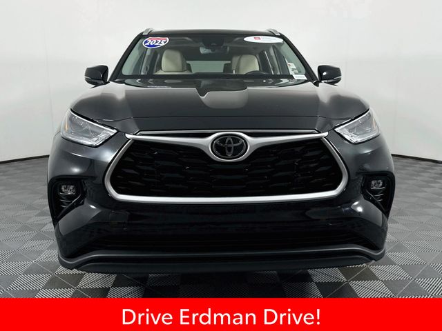 Used 2025 Toyota Highlander SUV