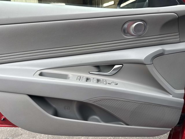 2025 Hyundai Elantra - Image 19