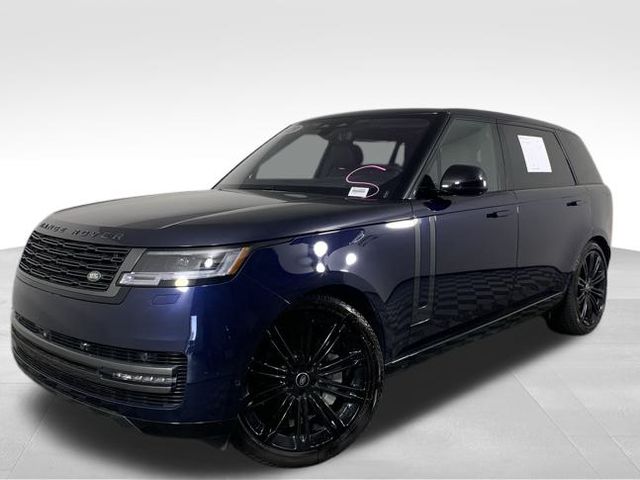 2023 Land Rover Range Rover SE 2