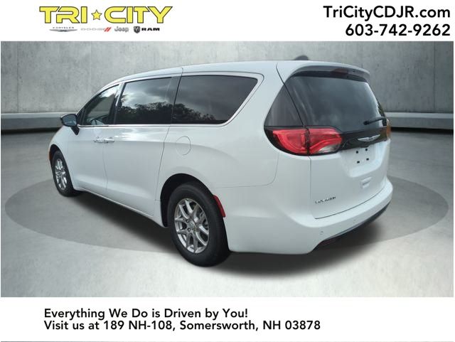 2026 Chrysler Voyager LX photo 3