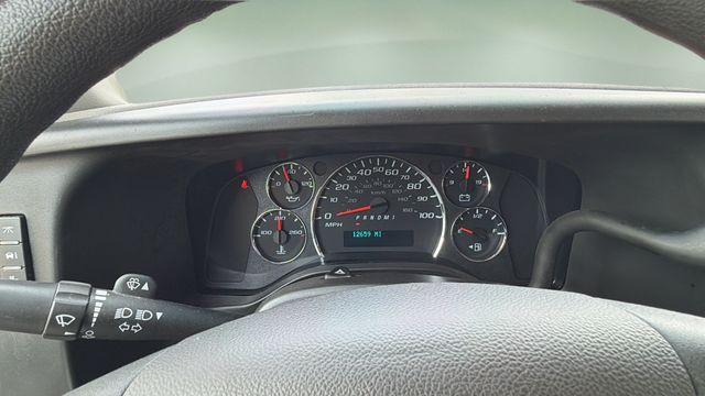 Used 2025 White GMC Work Van image 18