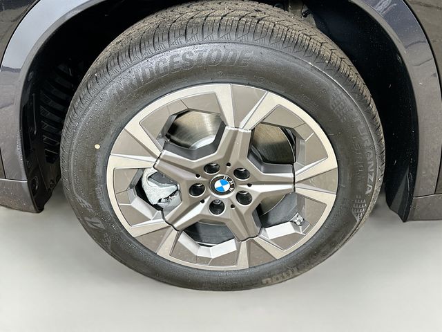 2025 BMW X1 xDrive28i 32