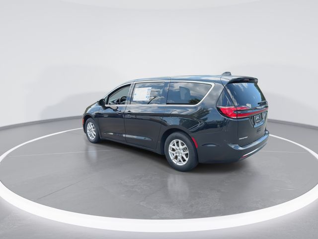 Used 2023 Black Chrysler Touring L image 6