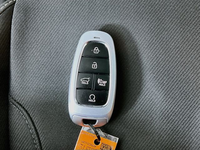 Used 2024 White Hyundai SEL image 13