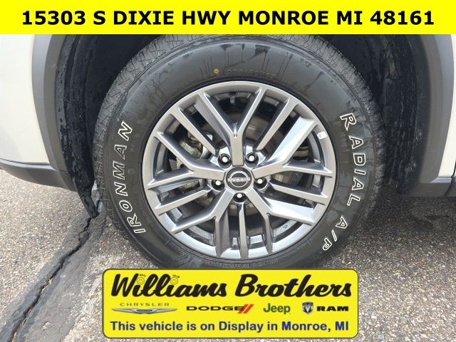 2024 Nissan Rogue S - Brilliant Silver Metallic exterior view 10