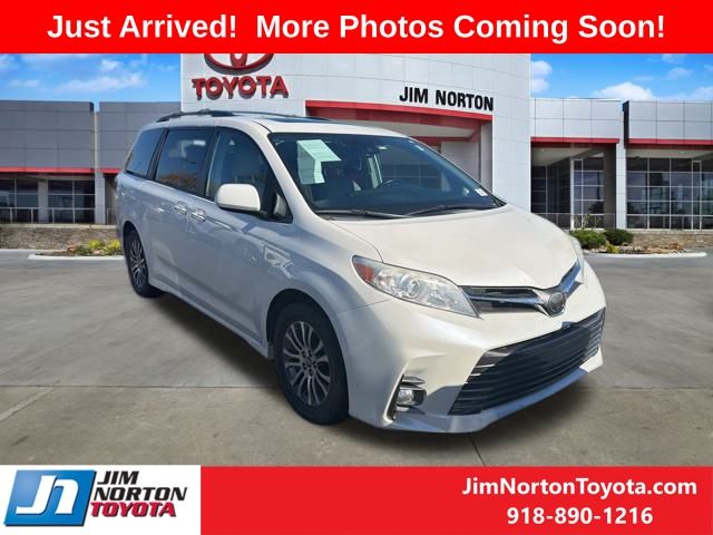 2019 Toyota Sienna XLE
