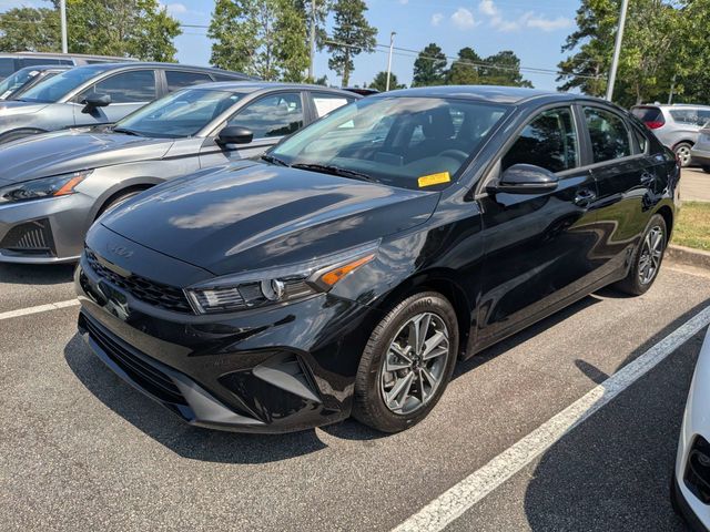 2024 Kia Forte LXS AT's photo
