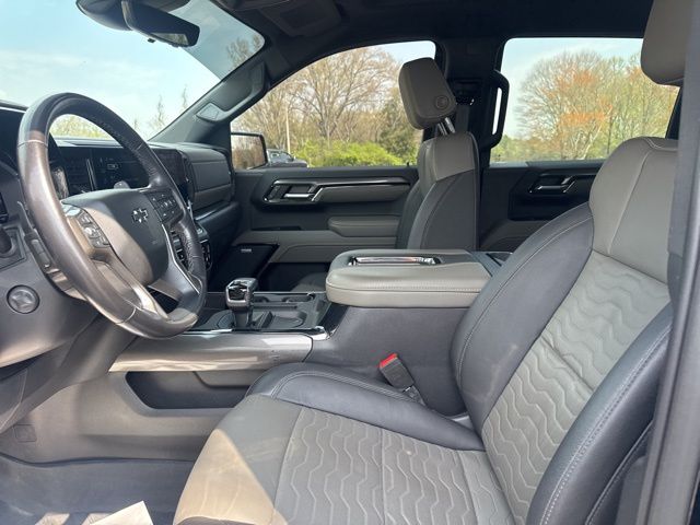 Used 2022 Black Chevrolet ZR2 image 16