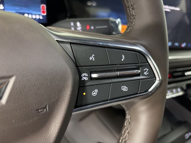 2025 Chevrolet Suburban LT photo