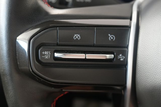 Used 2023 White Chevrolet Z71 image 15