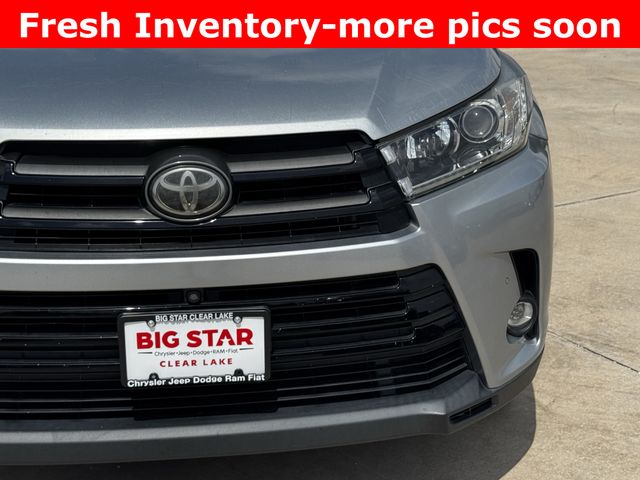 2019 Toyota Highlander Limited Platinum Silver at River Oaks CDJR
