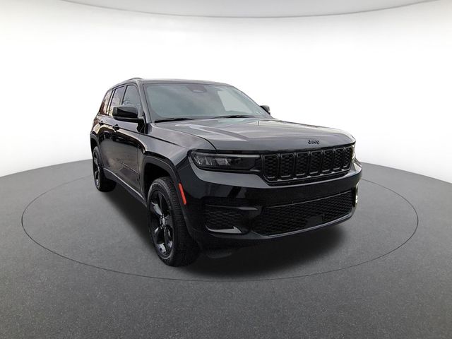 new 2025 Jeep Grand Cherokee car, priced at $42,199