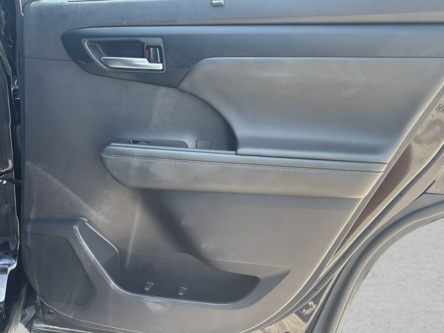 Used 2025 Toyota Highlander SUV