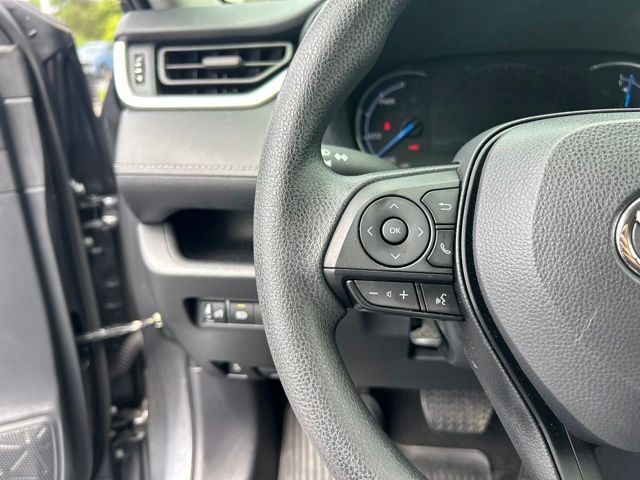 2024 Toyota RAV4 LE - Photo 21
