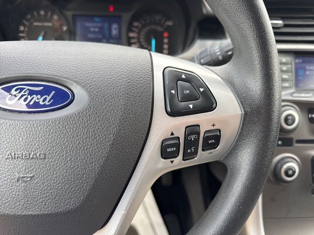 Used 2014 Blue Ford SE image 21
