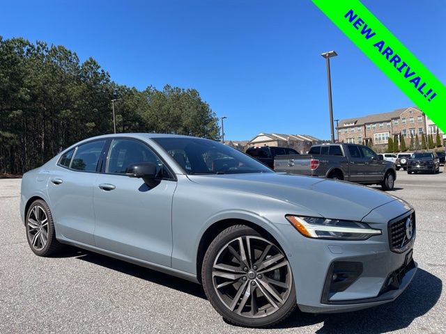 2022 Volvo S60 B5 R-Design AWD