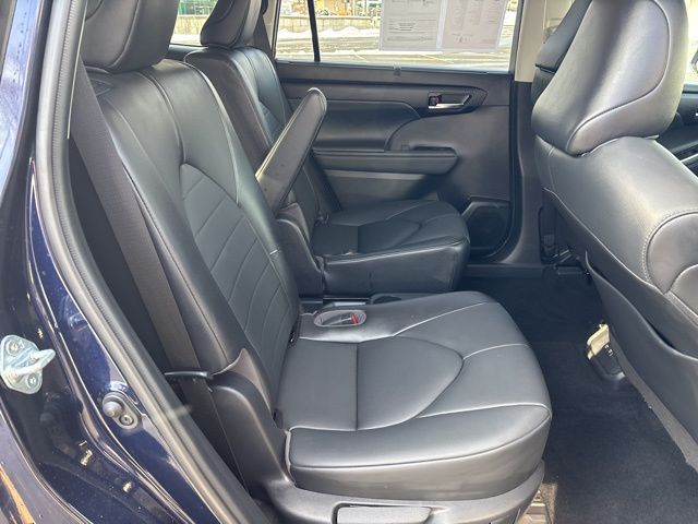 used 2021 Toyota Highlander Hybrid car, priced at $29,699