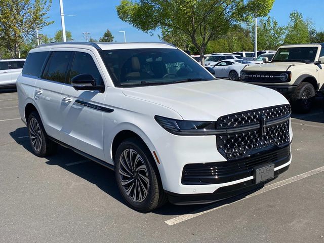 White Metallic 2025 Lincoln Navigator Black Label 4WD SUV / Crossover Four-Wheel Drive Automatic