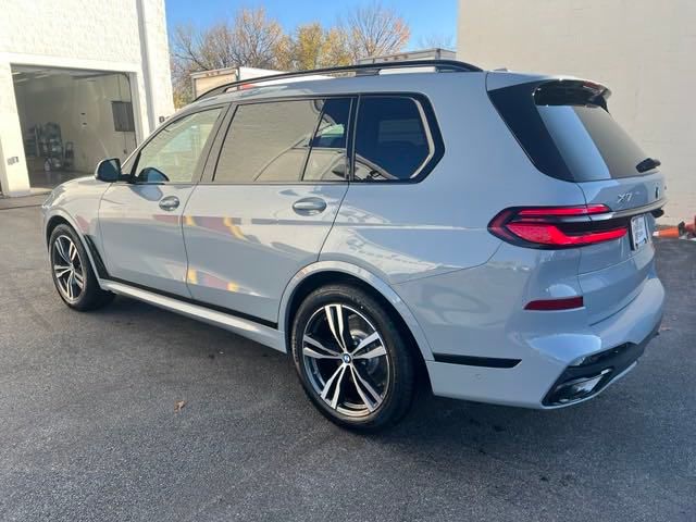 2025 BMW X7 xDrive40i 3