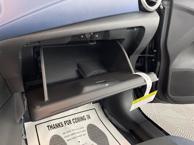 2025 Super Black Metallic Nissan Versa 1.6 SV FWD Sedan