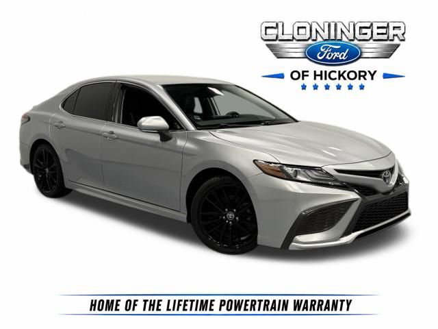 Celestial Silver Metallic 2021 Toyota Camry Sedan Front-Wheel Drive 8-Speed Automatic