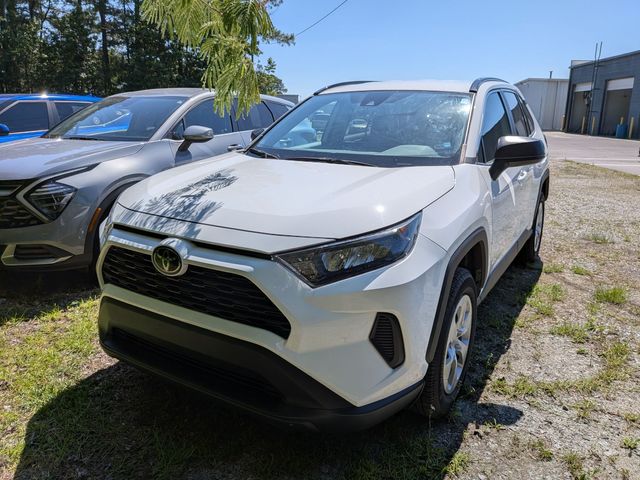 Super White 2019 Toyota RAV4 LE FWD SUV / Crossover Front-Wheel Drive 8-Speed Automatic