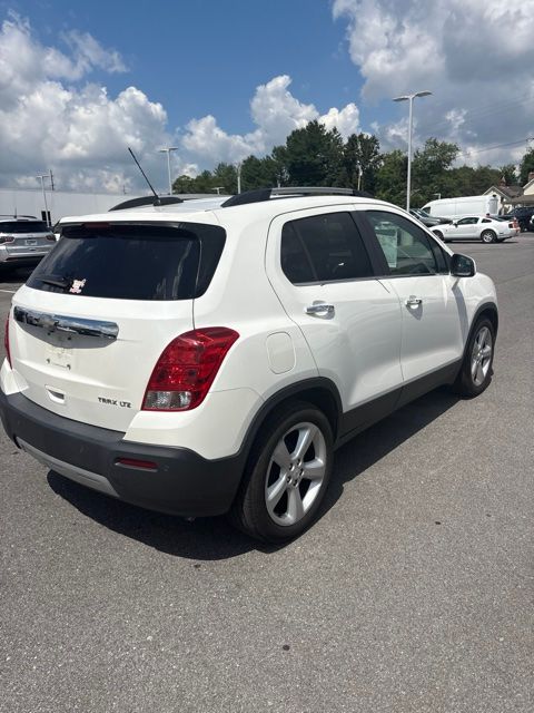 Used 2015 White Chevrolet LTZ image 6