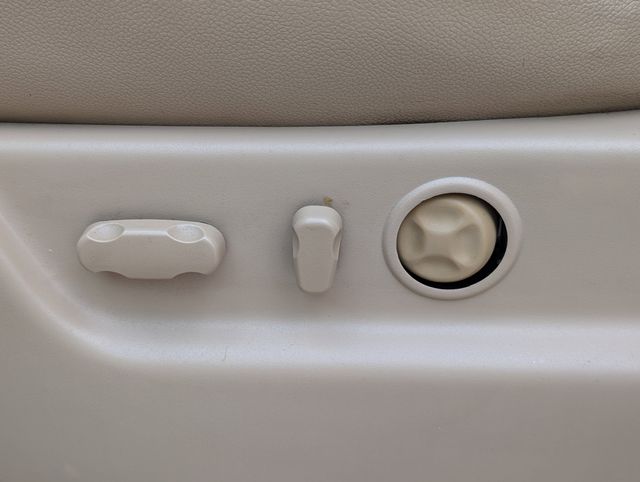 Used 2014 White Chevrolet LTZ image 14