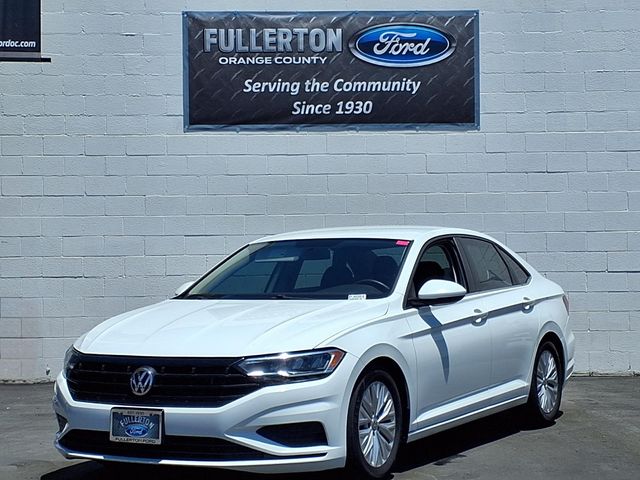 Pure White 2019 Volkswagen Jetta Sedan Front-Wheel Drive 6-Speed Manual