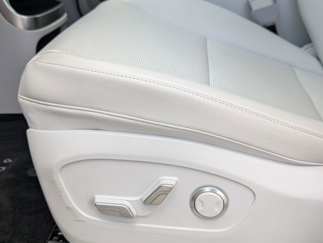 New 2026 Black Hyundai SEL image 13