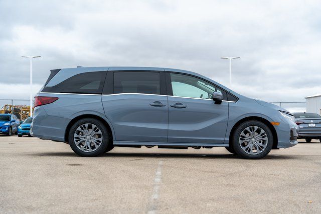 2025 Honda Odyssey Touring 8