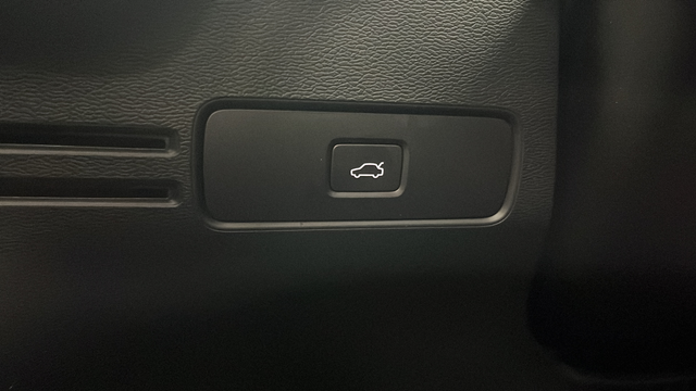 Used 2023 Thunder Gray Metallic Volvo Ultimate image 32