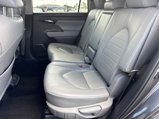 2023 Toyota Highlander - $30,888