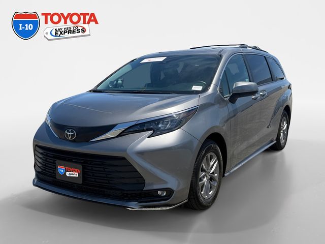 2026 Toyota Sienna XLE 7-Passenger Hybrid FWD's photo