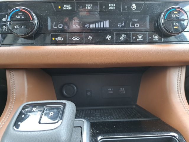 Used 2024 White Nissan Platinum image 25