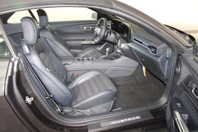 2024 Ford Mustang GT Premium photo