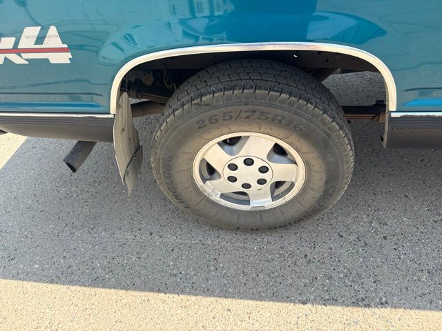 1994 Blue Chevrolet C/K 1500 Cheyenne 4X4 Truck