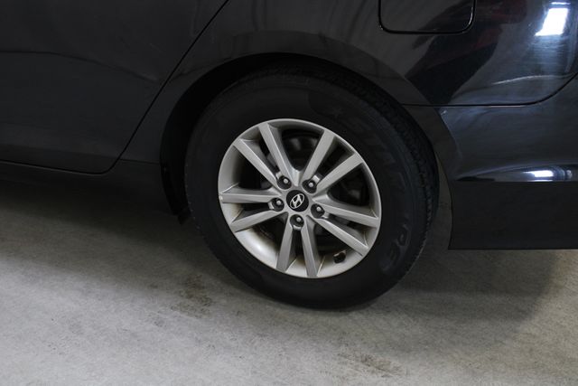 Used 2017 Black Hyundai Base image 26