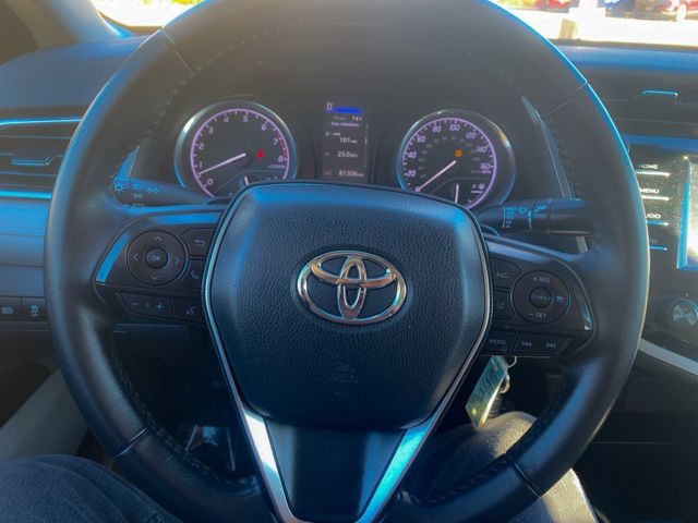 2018 Toyota Camry SE 22