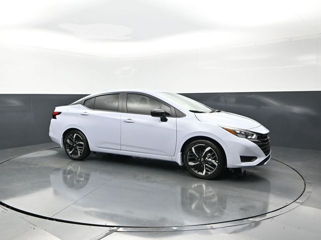 2025 Nissan Versa 1.6 SR CVT's photo